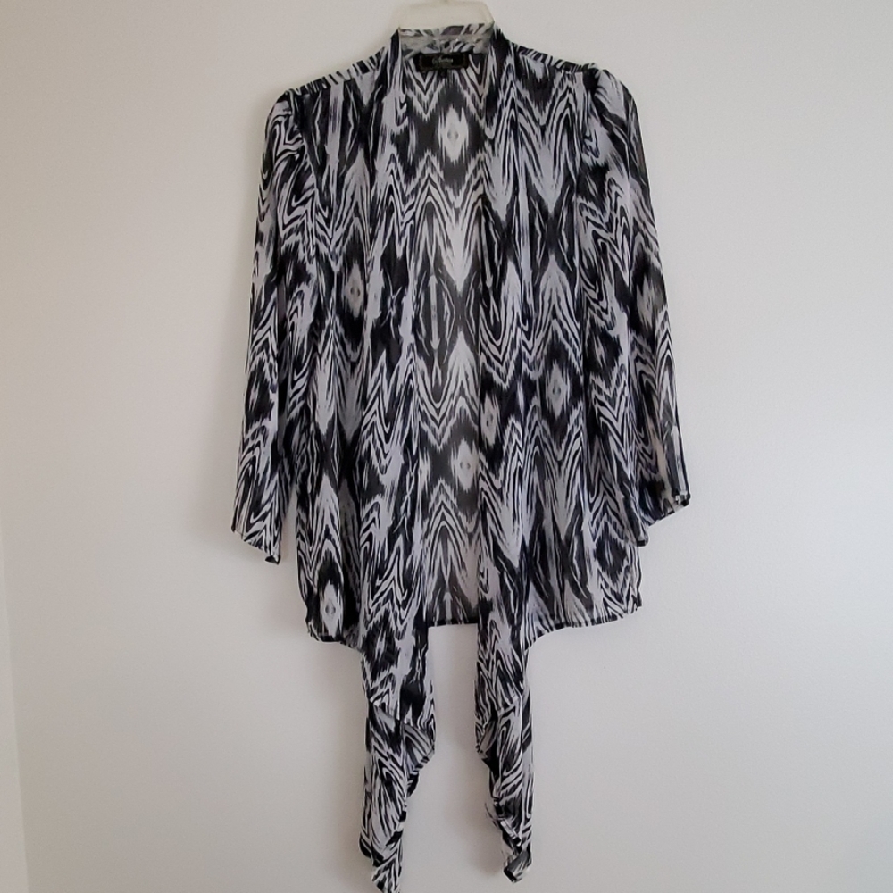 Status by Chenault Black & White Open Top L